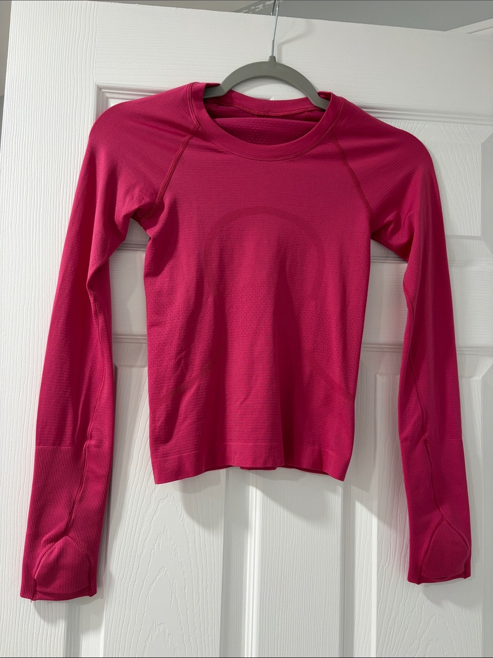 Lululemon Women’s Long-Sleeve swiftly Top — Hot Pink waist length